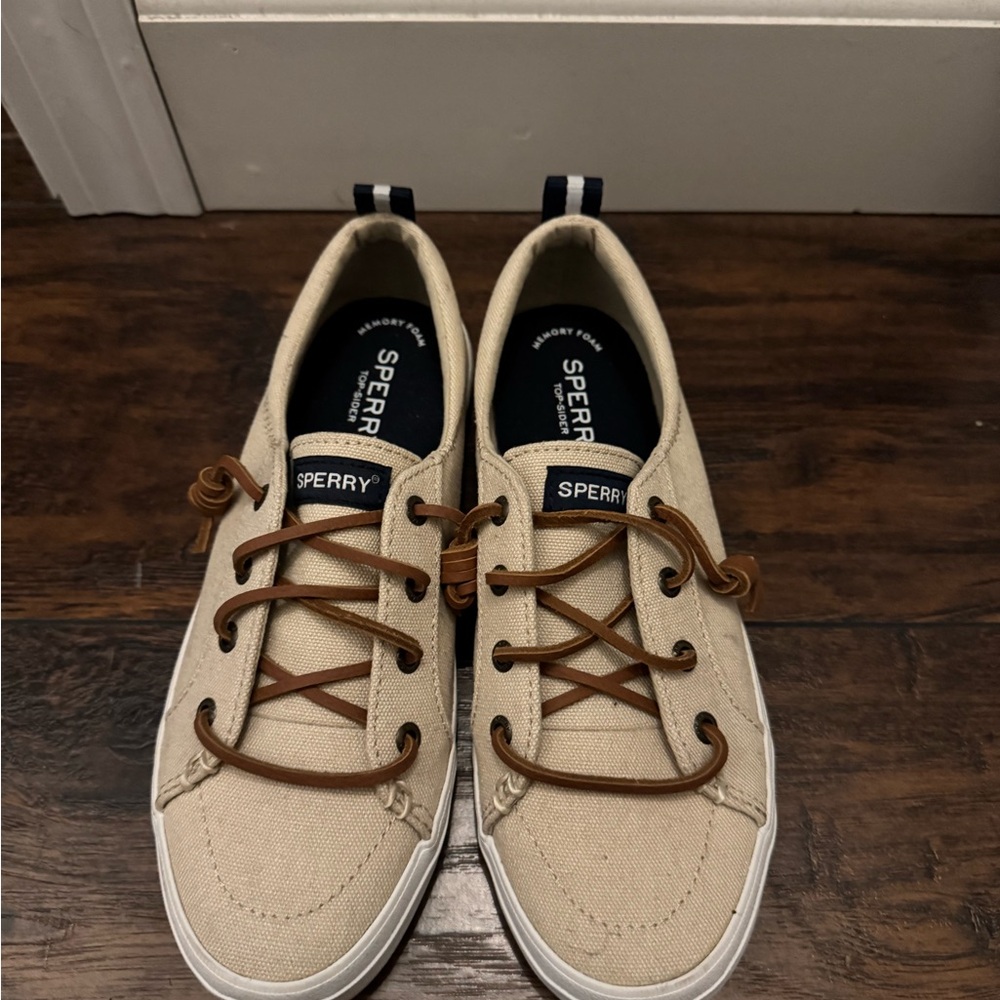 Sperry Women’s  Crest Vibe Canvas Mainstream Sneaker size 7